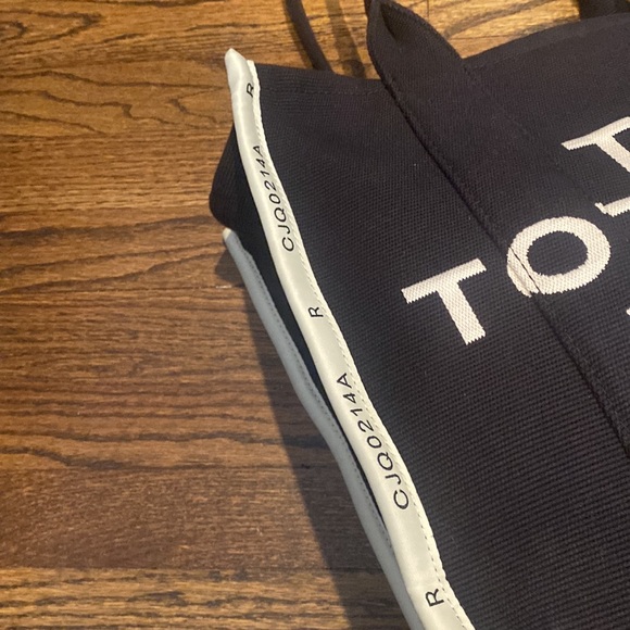 Marc Jacobs Tote - Picture 3 of 10